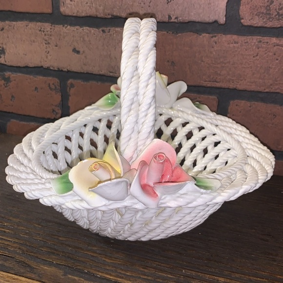 unknown Other - Capodiamonte Style Ceramic Floral Sculpted Roses Basket Vintage Home Accent Art